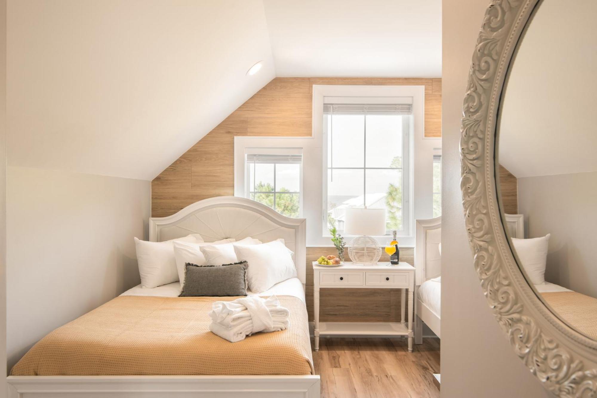 Edgewater By Avantstay Gorgeous Character Lakefront Home W Private Dock Destin Exteriör bild